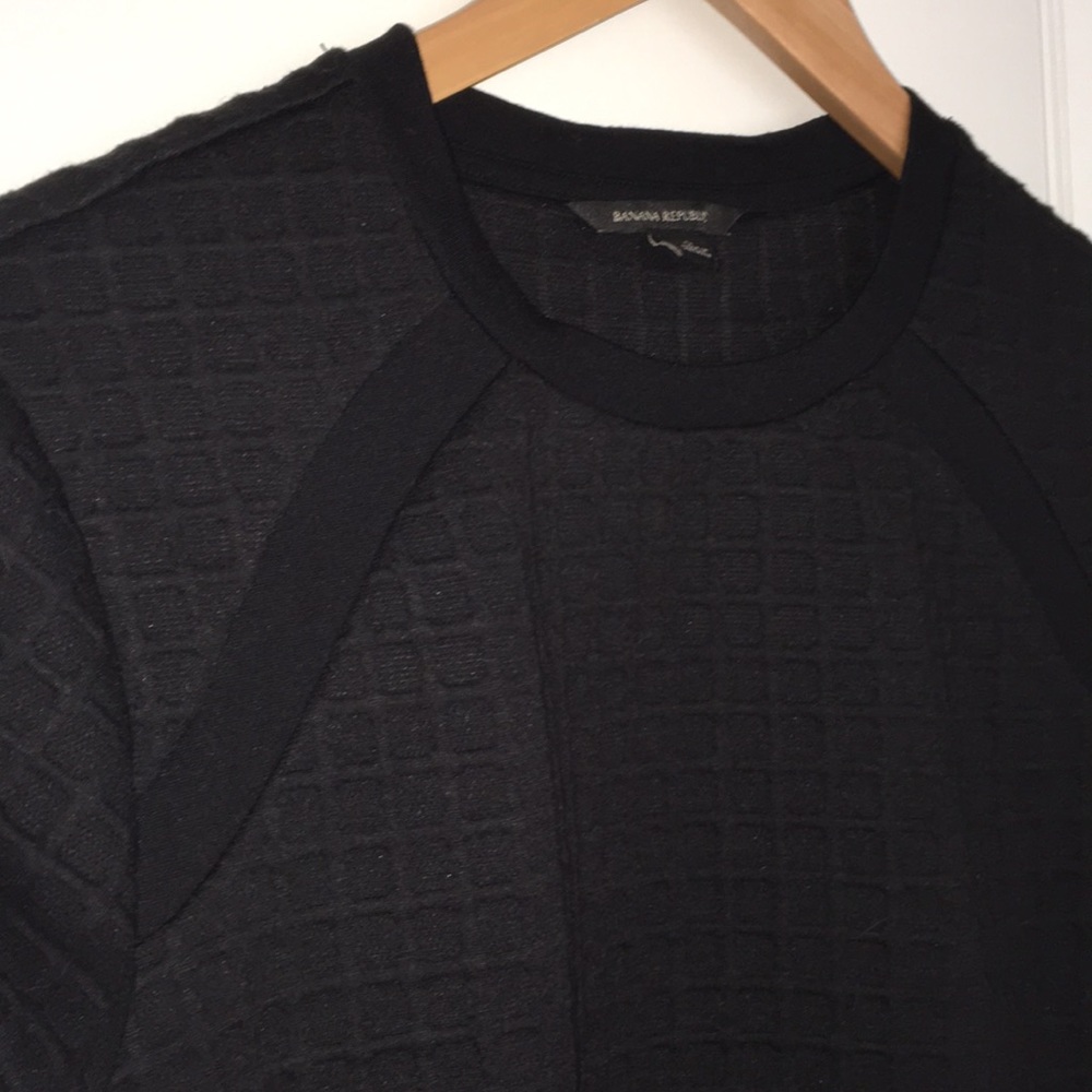 Textured/structured crop tee ✨